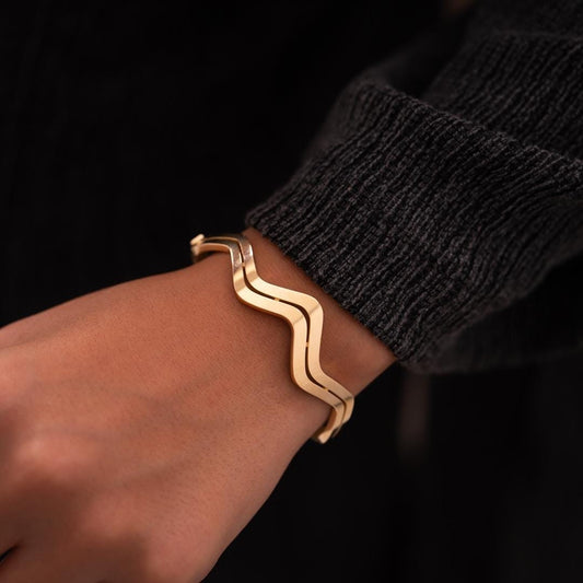 14 Carat Gold Cuff Bracelet Zigzag Stoneless Sports