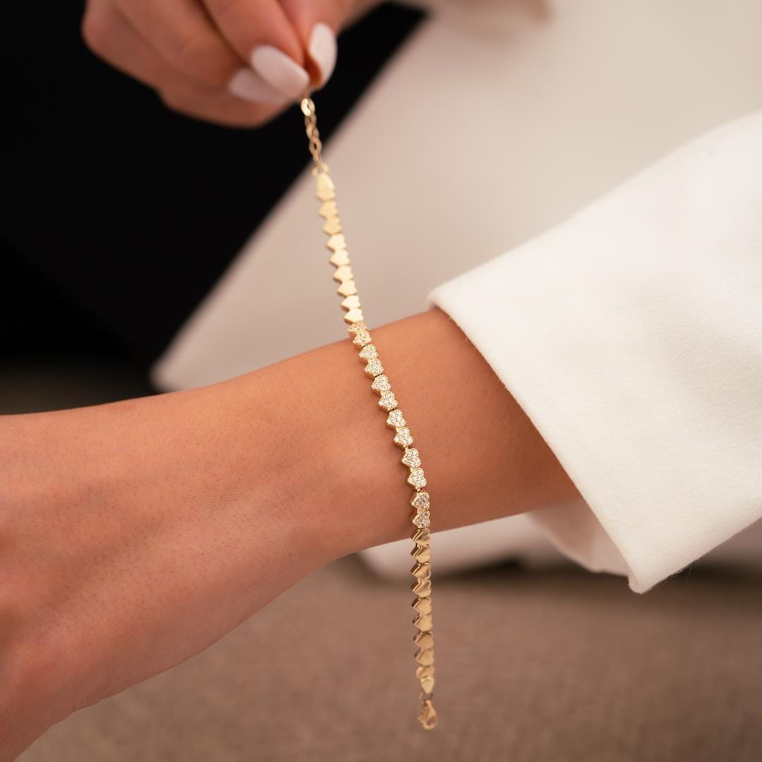 Heart Stone Design 14 Carat Gold Bracelet