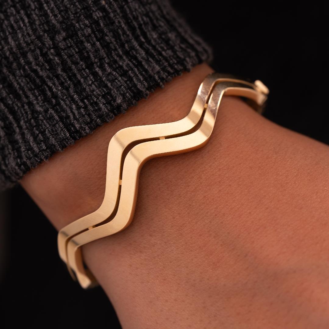 14 Carat Gold Cuff Bracelet Zigzag Stoneless Sports