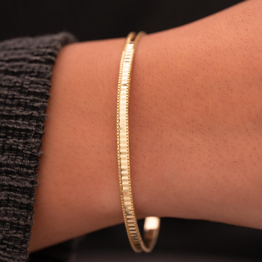 14 Carat Gold Minimal Bangle Bracelet