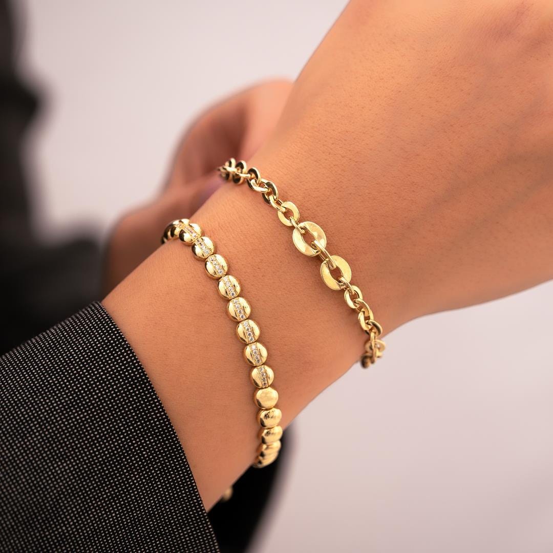 14 Carat Gold Bracelet with Stone Design in the Middle