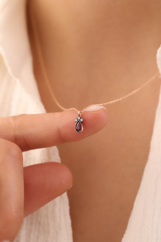 14k Gold Teardrop Patterned Ruby Necklace