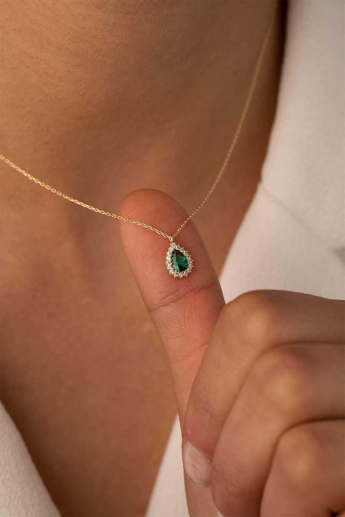 14k Gold  Drop Emerald Green Necklace