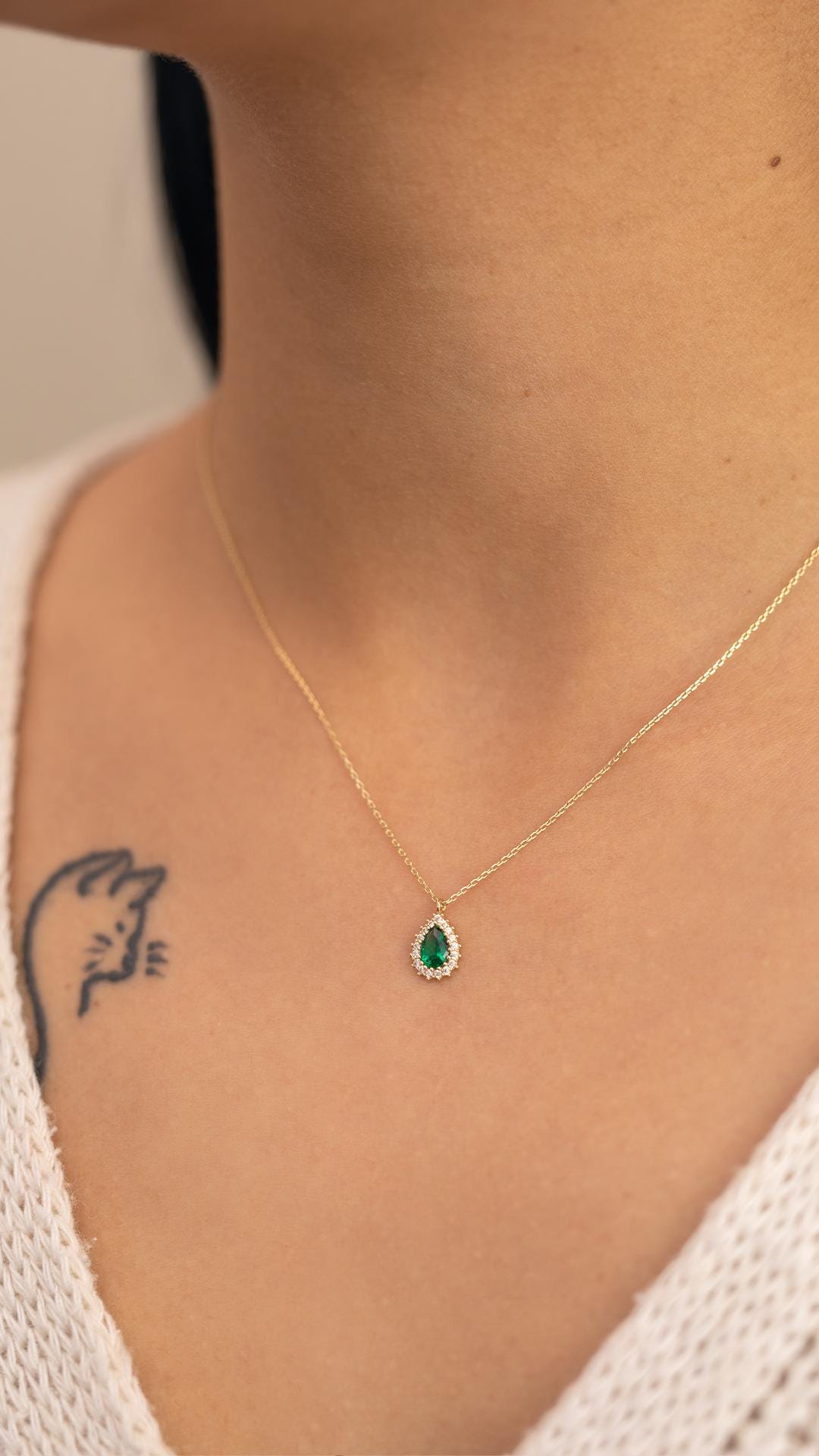 14k Gold  Drop Emerald Green Necklace