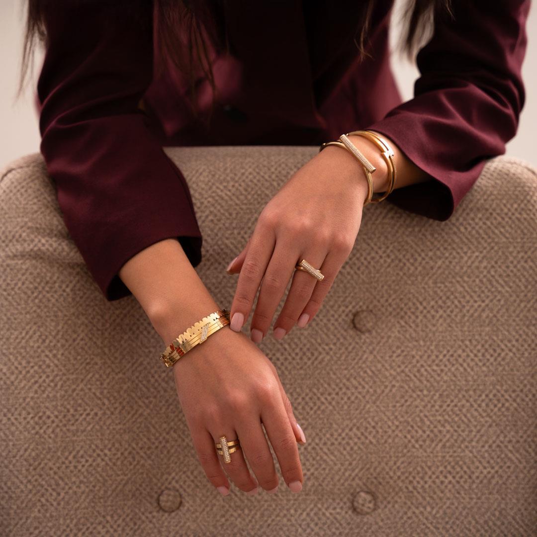 14 Carat Gold Stone Modern Cuff Bracelet