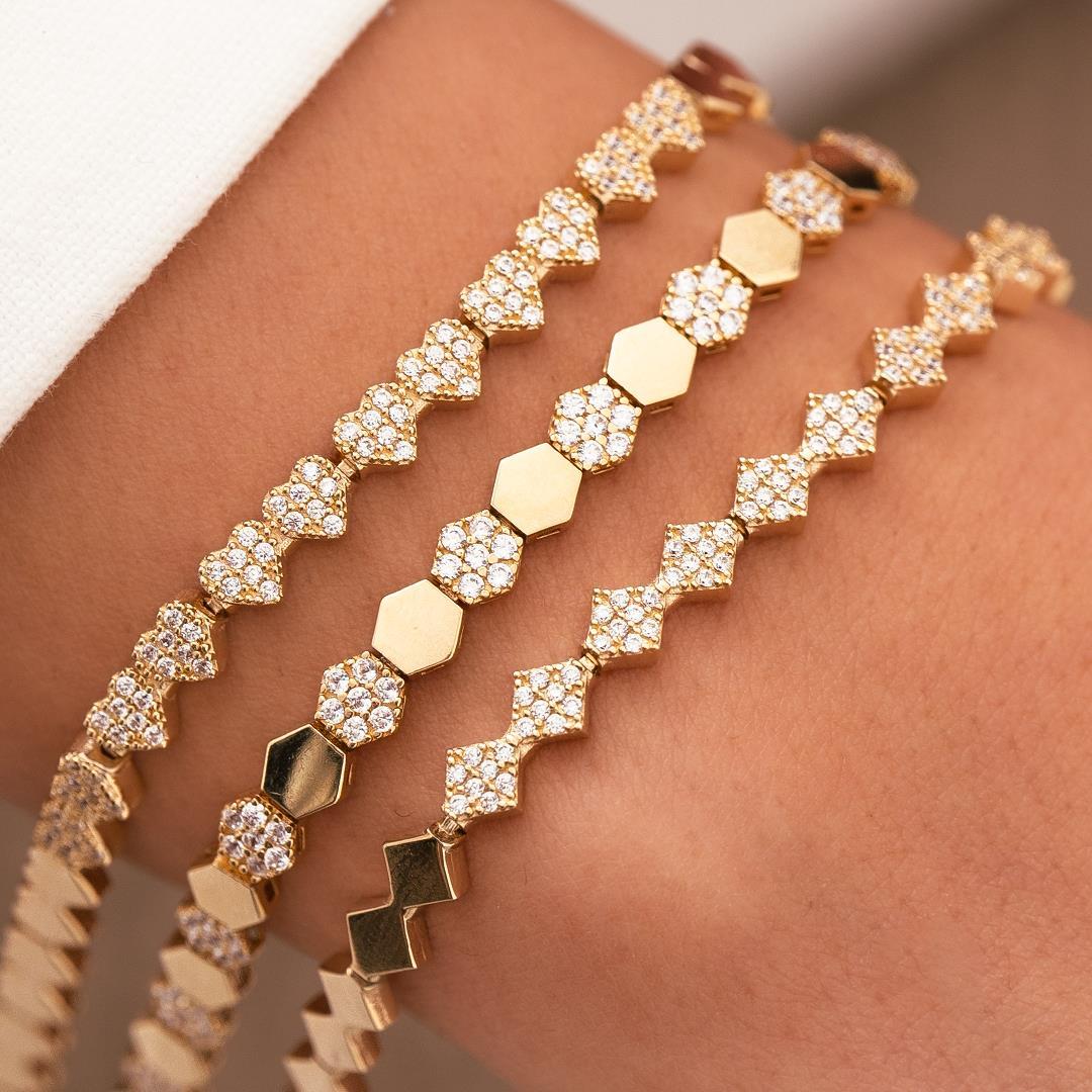 Heart Stone Design 14 Carat Gold Bracelet