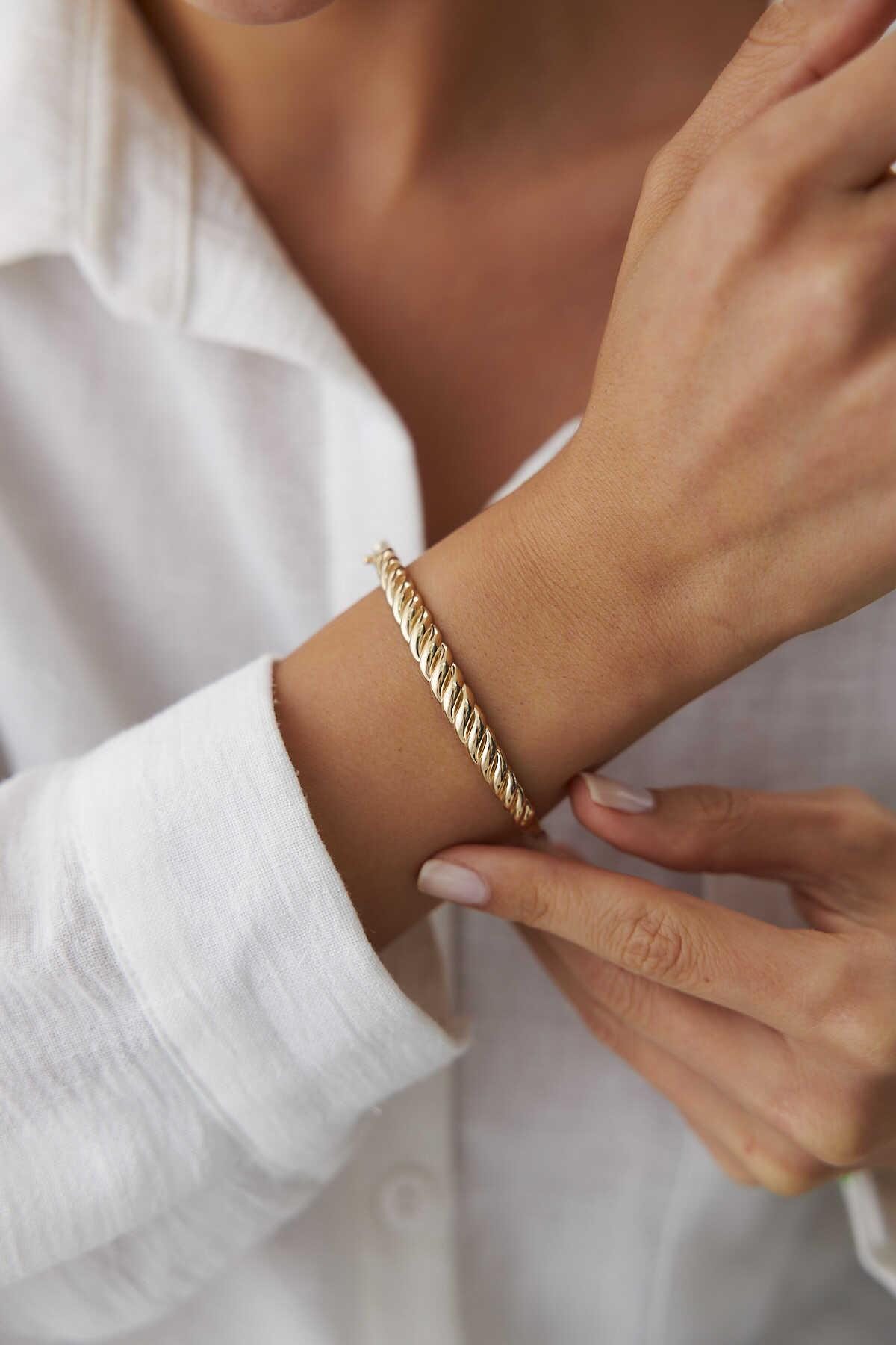 14k Gold Vintage Bracelet - Gold Dome Bracelet - Bangle Bracelet - Gift For Women