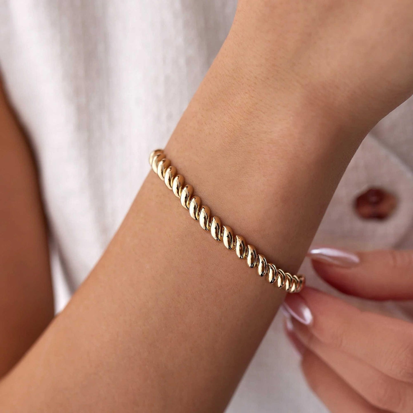 14k Gold Twist Bangle Bracelet - Modern Minimalist Style