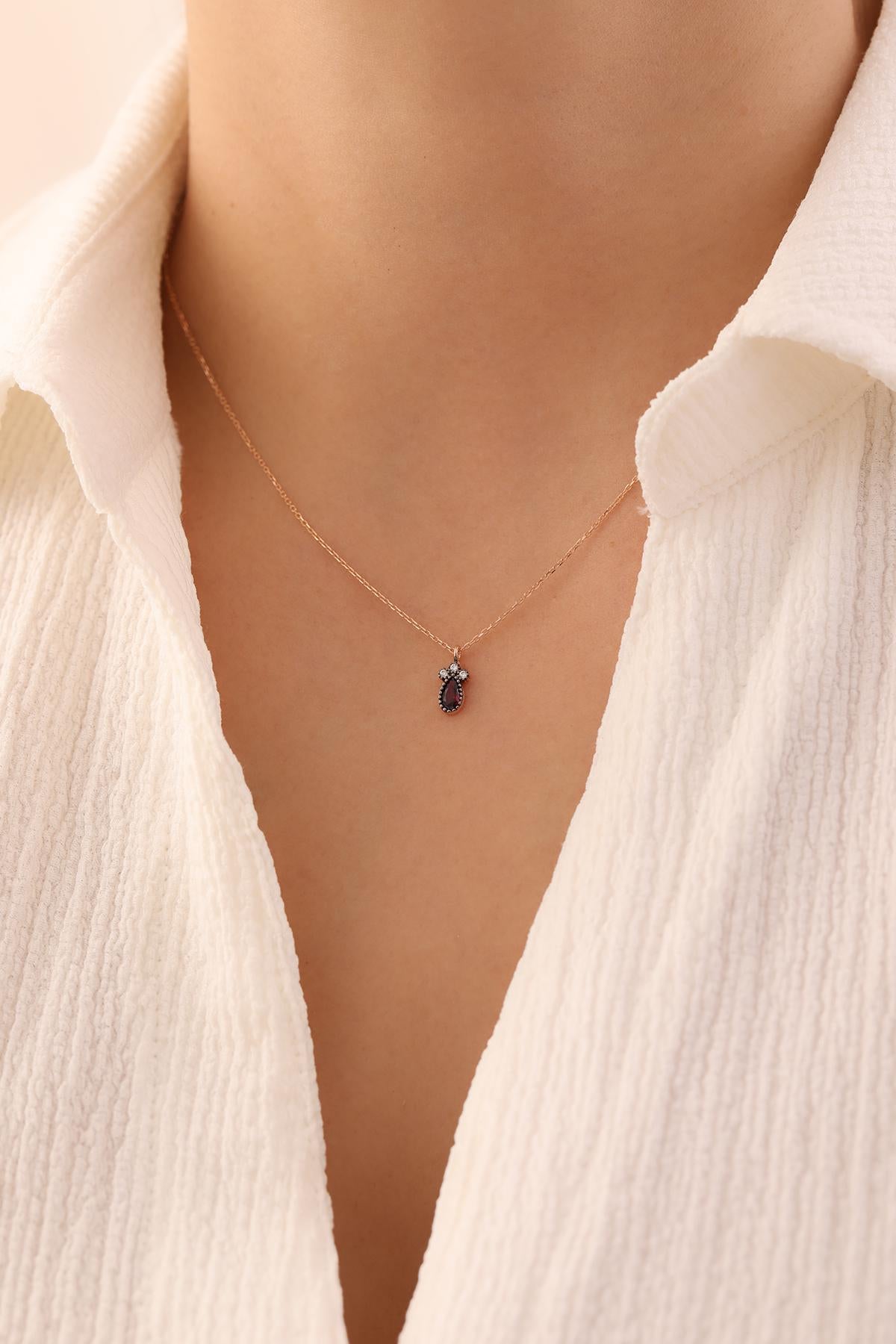 14k Gold Teardrop Patterned Ruby Necklace