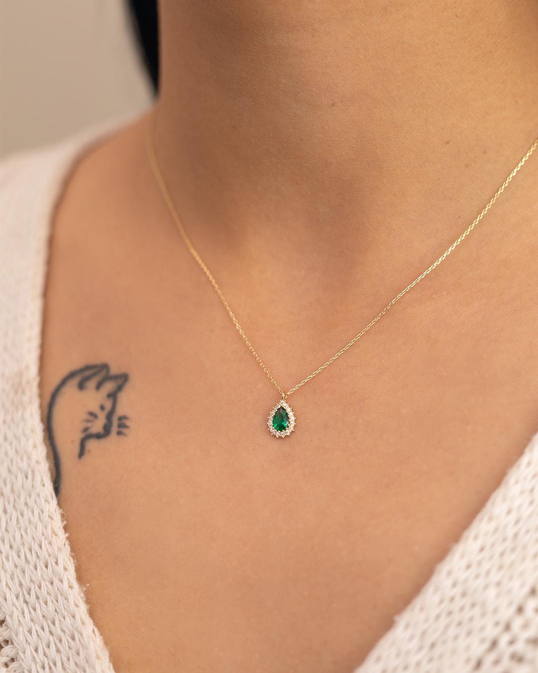 14k Gold  Drop Emerald Green Necklace
